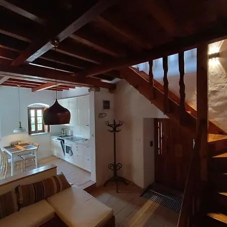 Feriehus Stone House *